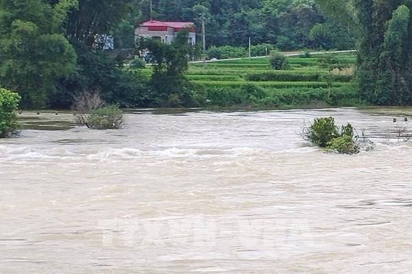 Cao Bằng: Một người bị lũ cuốn trôi khi lội qua ngầm