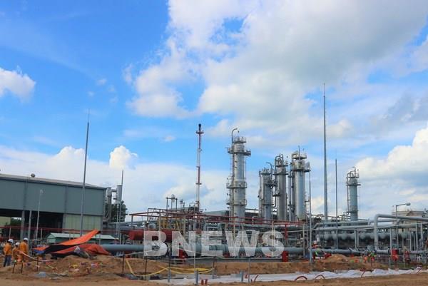 Cải hoán tại Nhà máy Xử lý khí Dinh Cố
