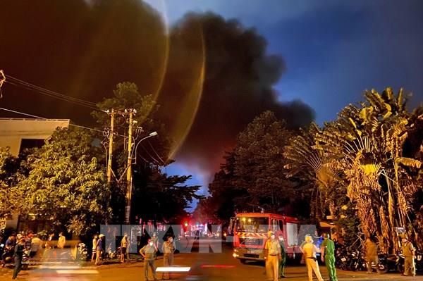 TP Hồ Chí Minh: Cháy lớn kho xưởng bên trong Khu Công nghiệp Tân Tạo