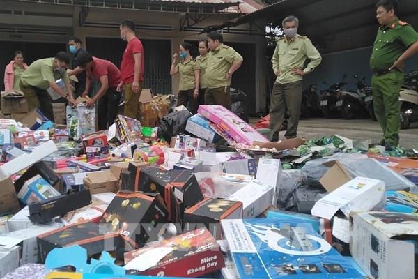 Triệt phá tận gốc các đường dây buôn lậu, gian lận thương mại và hàng giả