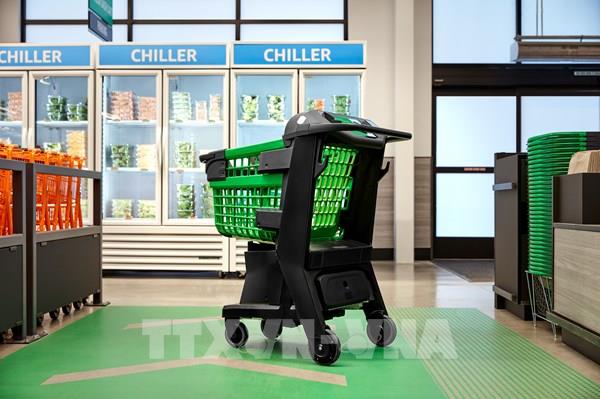 Amazon sắp khai trương siêu thị đầu tiên trang bị xe đẩy thông minh
