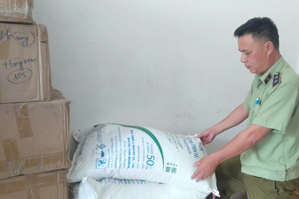 Phát hiện 300kg đường nghi nhập lậu tại Huế