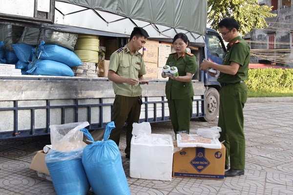 Thu giữ số lượng lớn nem chua không rõ nguồn gốc