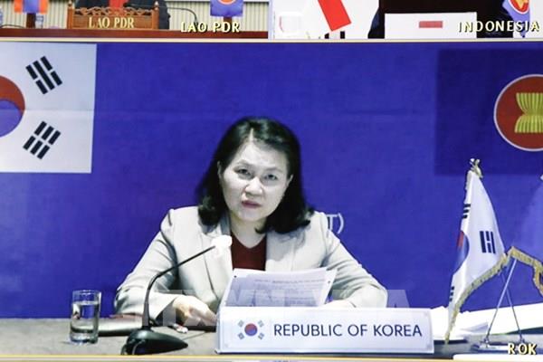 ASEAN 2020: Đơn giản hóa thủ tục hành chính và kết nối với khu vực tư nhân