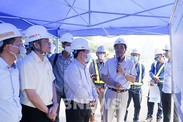 Bộ trưởng Nguyễn Văn Thể: Cần chủ động tiến độ sửa chữa mặt cầu Thăng Long