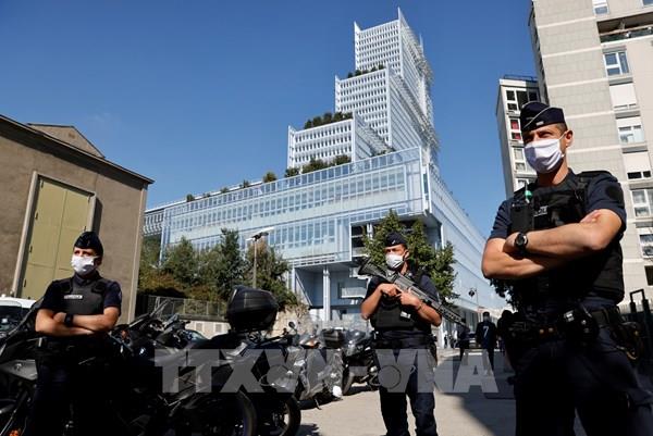 Pháp bắt đầu phiên xét xử vụ khủng bố tòa soạn báo Charlie Hebdo