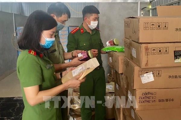 Hà Nội thu giữ lượng lớn hàng hóa không rõ nguồn gốc