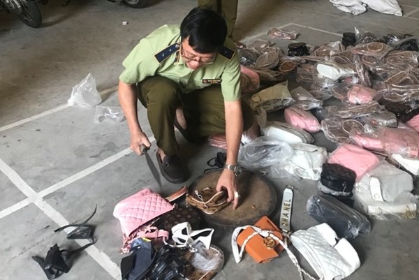 Siết chặt kiểm soát chống hàng lậu và hàng giả