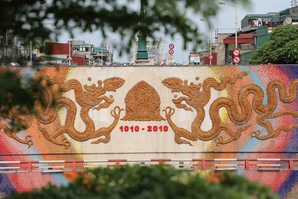 Con đường gốm sứ ven sông Hồng bị xuống cấp