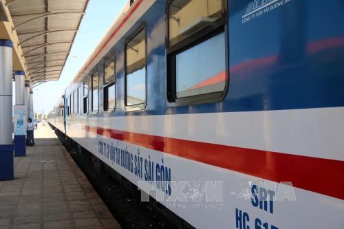 Nhiều đôi tàu kết nối Tp. Hồ Chí Minh với các địa phương hoạt động trở lại