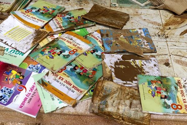 Hơn 300 học sinh Lào Cai vẫn chưa thể đến trường do ảnh hưởng mưa lũ