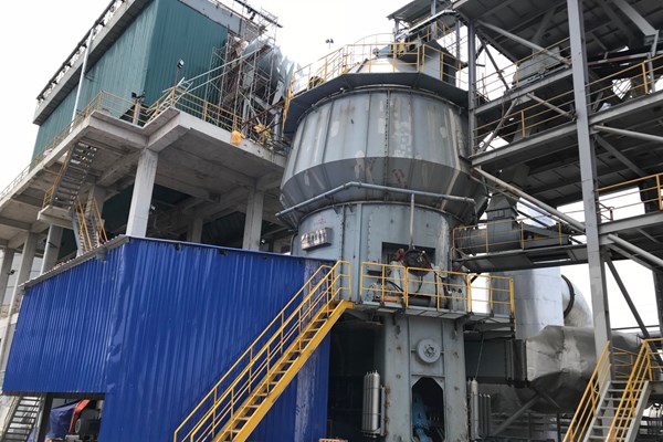 Việt Nam lần đầu tiên xuất khẩu xỉ hạt lò cao nghiền mịn S95