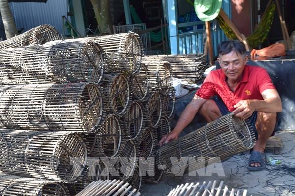 Thanh âm từ làng nghề lợp cua ở Đồng Tháp