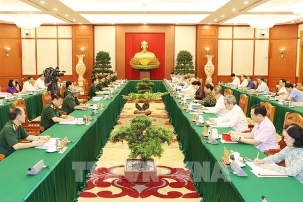 Tập thể Bộ Chính trị làm việc với Thường vụ Quân ủy Trung ương