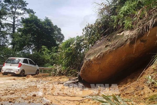 Mưa lớn ở Phú Thọ khiến 2 người thiệt mạng và 7 người bị thương