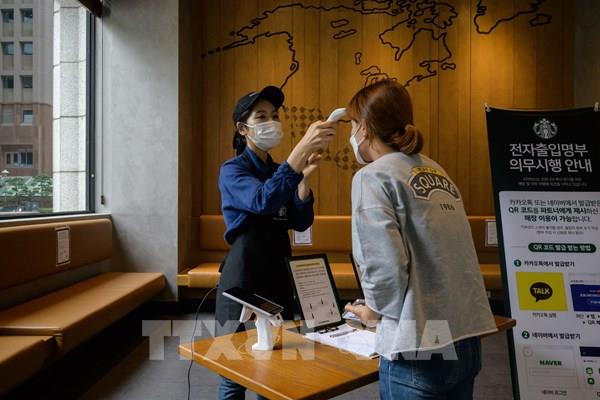 Hàn Quốc: Phạt tới 85 USD với người không đeo khẩu trang ở nơi công cộng