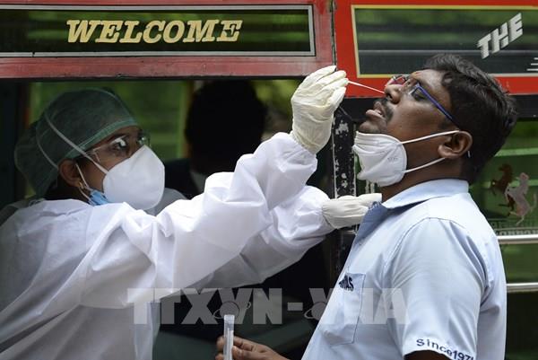 Dịch COVID-19: WHO ghi nhận mức tăng số ca mắc mới trong ngày cao kỉ lục