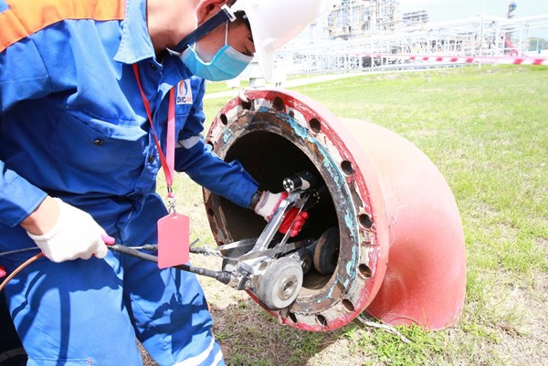 BSR dùng robot kiểm tra đường ống trong bảo dưỡng nhà máy lọc dầu