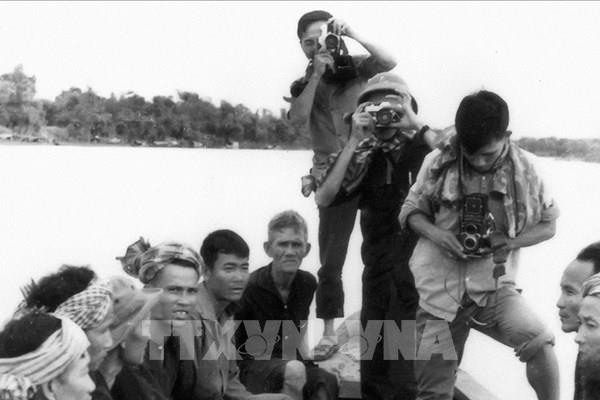 “Bản song tấu” Thông tấn trong kháng chiến chống Mỹ, cứu nước