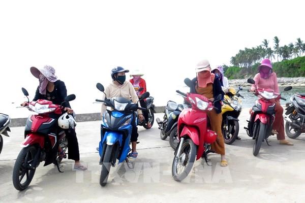 Tổ xe ôm “đặc biệt” ở Lý Sơn