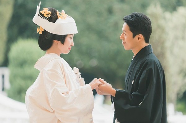 Nhật Bản tăng trợ cấp để khuyến khích kết hôn