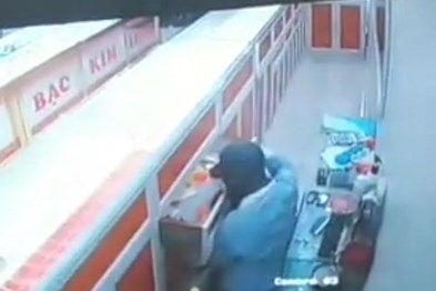 Nam sinh 14 tuổi trộm cắp vàng trị giá 400 triệu đồng