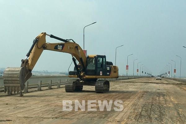 Thảm thử bê tông siêu tính năng sửa chữa cầu Thăng Long từ chiều 23/9