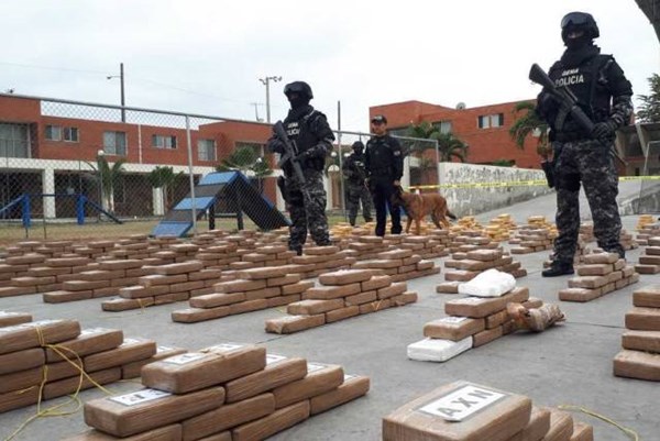Ecuador thu giữ hơn 1,3 tấn cocaine