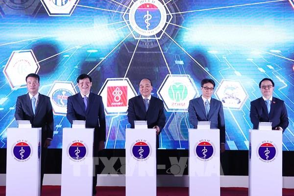 Thủ tướng Nguyễn Xuân Phúc dự lễ khánh thành 1.000 cơ sở y tế khám, chữa bệnh từ xa 