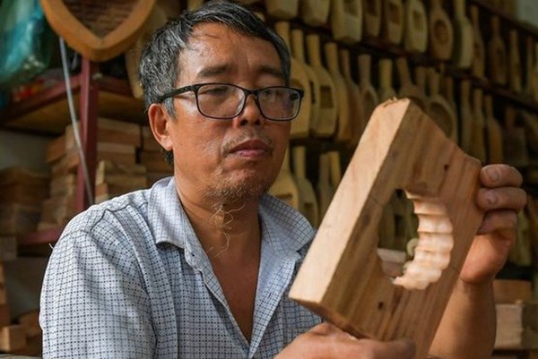 Những người “giữ lửa” nghề làm khuôn bánh Trung thu truyền thống