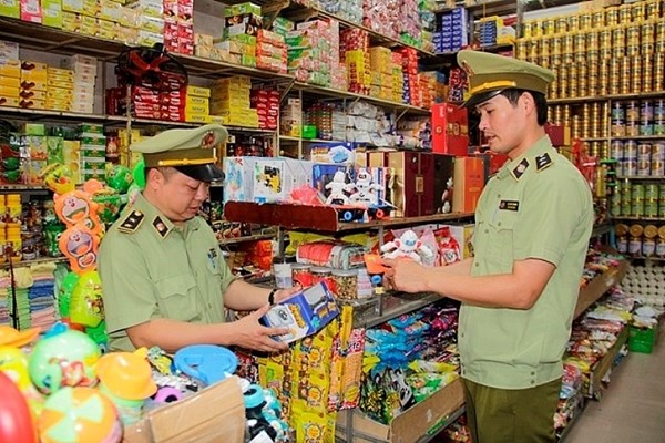 Xử lý nghiêm hành vi lợi dụng dịch COVID-19 để găm hàng, bán giá bất hợp lý