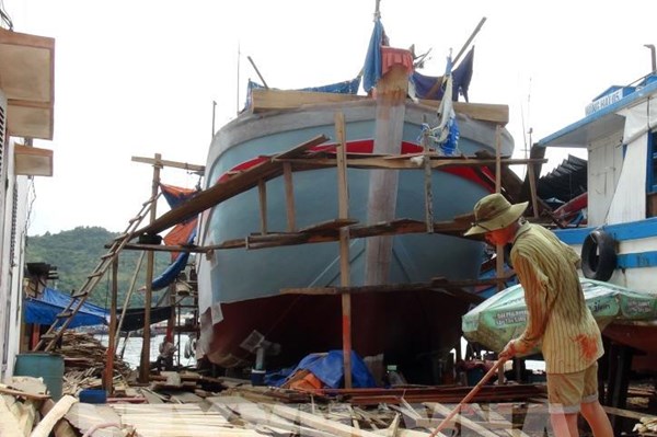 Tàu dịch vụ hậu cần đóng theo Nghị định 67 vẫn "nằm bờ"