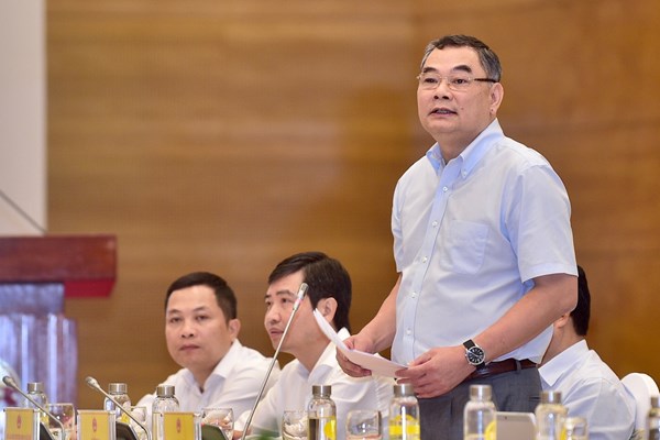 Họp báo Chính phủ thường kỳ tháng 9: Tiếp tục điều tra vụ nâng giá thiết bị y tế