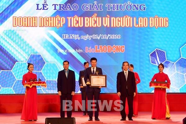 Vietcombank được Thủ tướng tặng Bằng khen “Doanh nghiệp tiêu biểu vì người lao động”