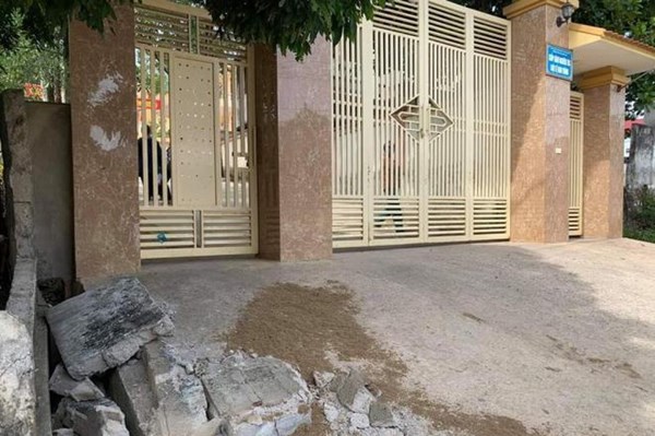 Nghệ An: Sập cổng trường làm một học sinh lớp 3 bị thương