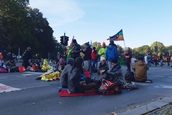 Biểu tình ngồi tại thủ đô Berlin kêu gọi bảo vệ rừng