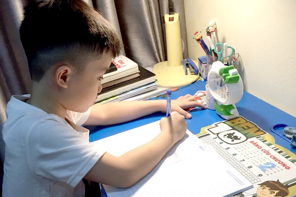 Bộ Giáo dục và Đào tạo yêu cầu không giao thêm bài tập về nhà cho học sinh lớp 1