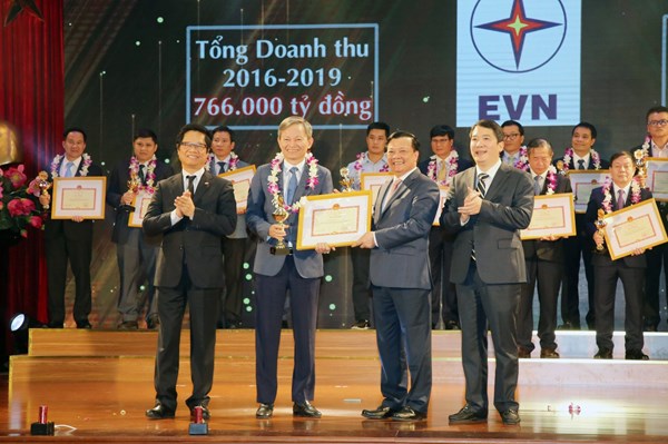 EVN là một trong 30 doanh nghiệp nộp thuế tiêu biểu