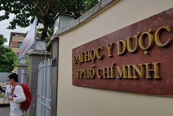 Tuyển sinh đại học 2020: Điểm chuẩn các ngành “hot” tăng khá cao