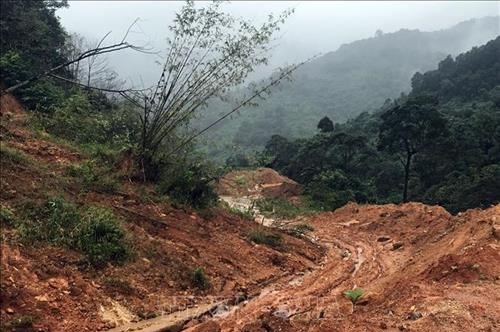Kon Tum khẩn trương khắc phục sạt lở nhiều tuyến tỉnh lộ