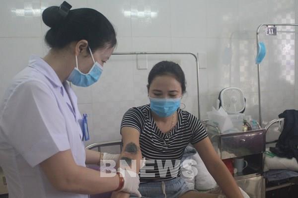 Thanh Hóa: Bệnh nhân bị viêm da do tiếp xúc với kiến ba khoang tăng đột biến