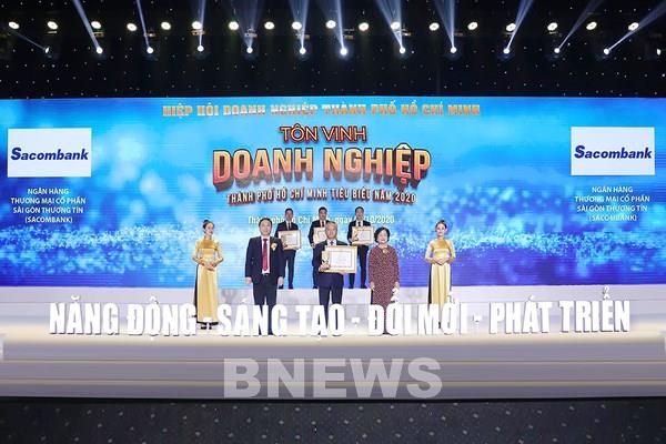 Hoàn thành 90% kế hoạch năm, Sacombank được vinh danh "Doanh nghiệp tiêu biểu"