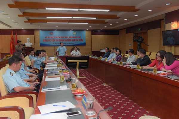 Hợp tác phát triển nguồn nhân lực hải quan và tài chính