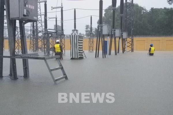 Truyền tải điện Thừa Thiên Huế căng mình ứng phó với mưa lũ kéo dài