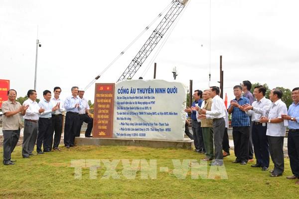 Đưa vào sử dụng cống âu thuyền Ninh Quới tại Bạc Liêu
