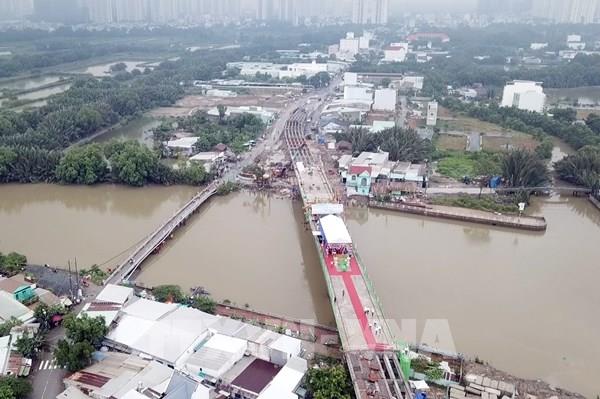 Tp. Hồ Chí Minh hợp long cầu Phước Lộc sau 8 năm triển khai