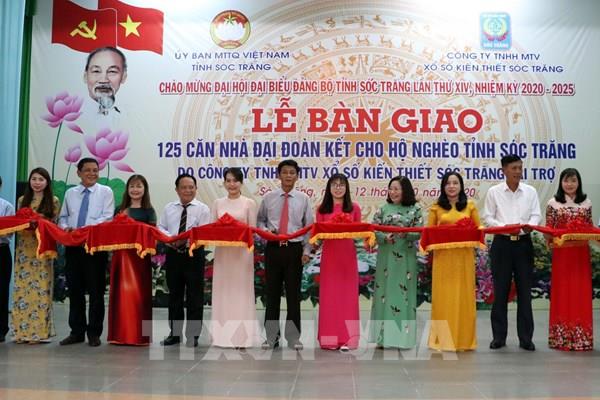 Bàn giao 125 căn nhà đại đoàn kết cho hộ khó khăn về nhà ở