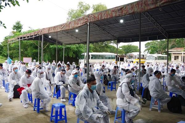 Việt Nam ghi nhận 3 ca mắc COVID-19 mới được cách ly ngay khi nhập cảnh