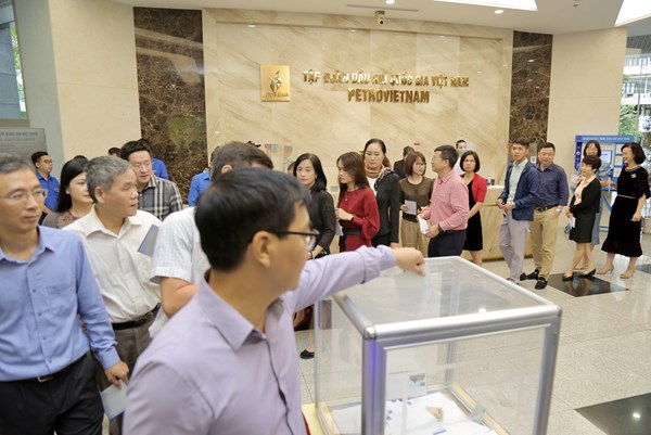 PVN ủng hộ 5 tỷ đồng giúp đồng bào vùng lũ miền Trung