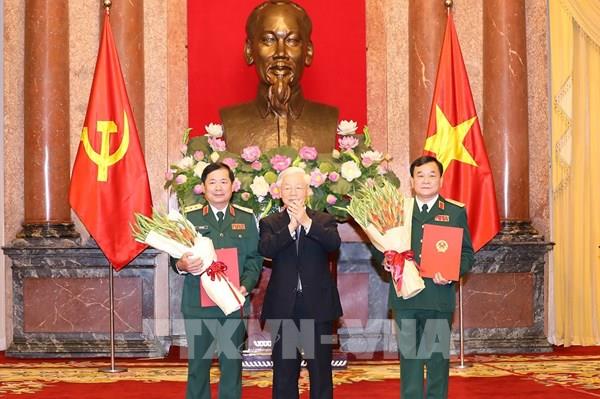 Tổng Bí thư, Chủ tịch nước trao Quyết định thăng quân hàm cho hai tướng lĩnh Quân đội